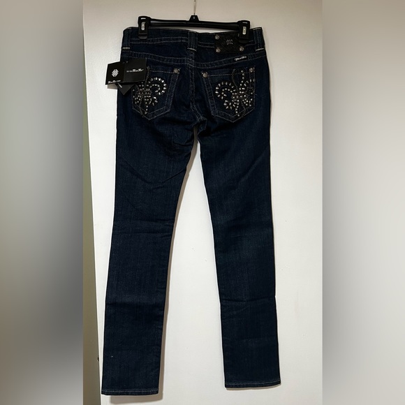 Miss Me Jeans Straight Embellished Fleur-De-Lis Dark Wash Size 27, never worn. - Picture 6 of 7